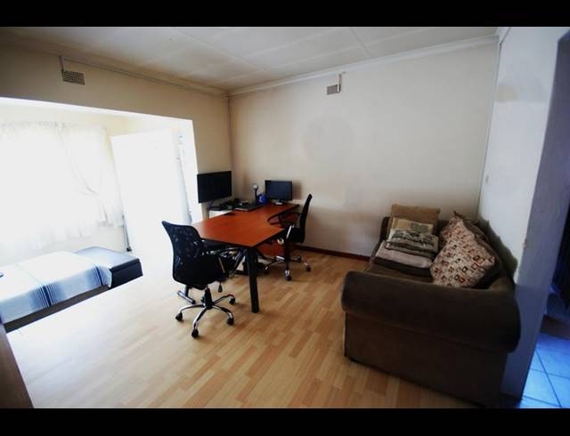 3 BEDROOM HOUSE FOR SALE IN KENSINGTON